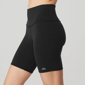 Alo 7” high waist biker short- black